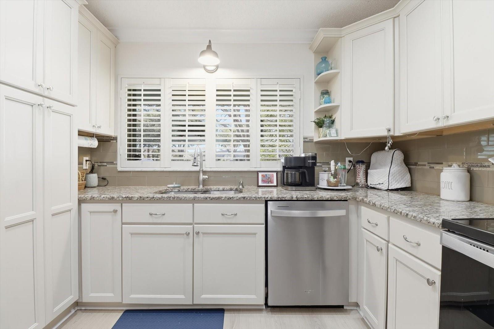 ON TOP OF THE WORLD - Residential