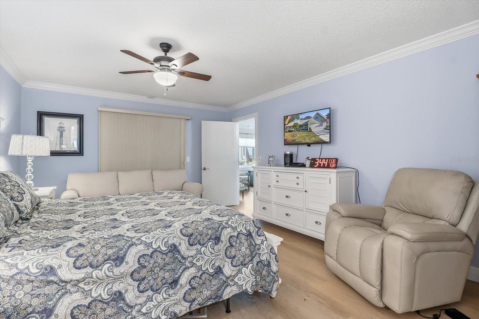 ON TOP OF THE WORLD - Residential