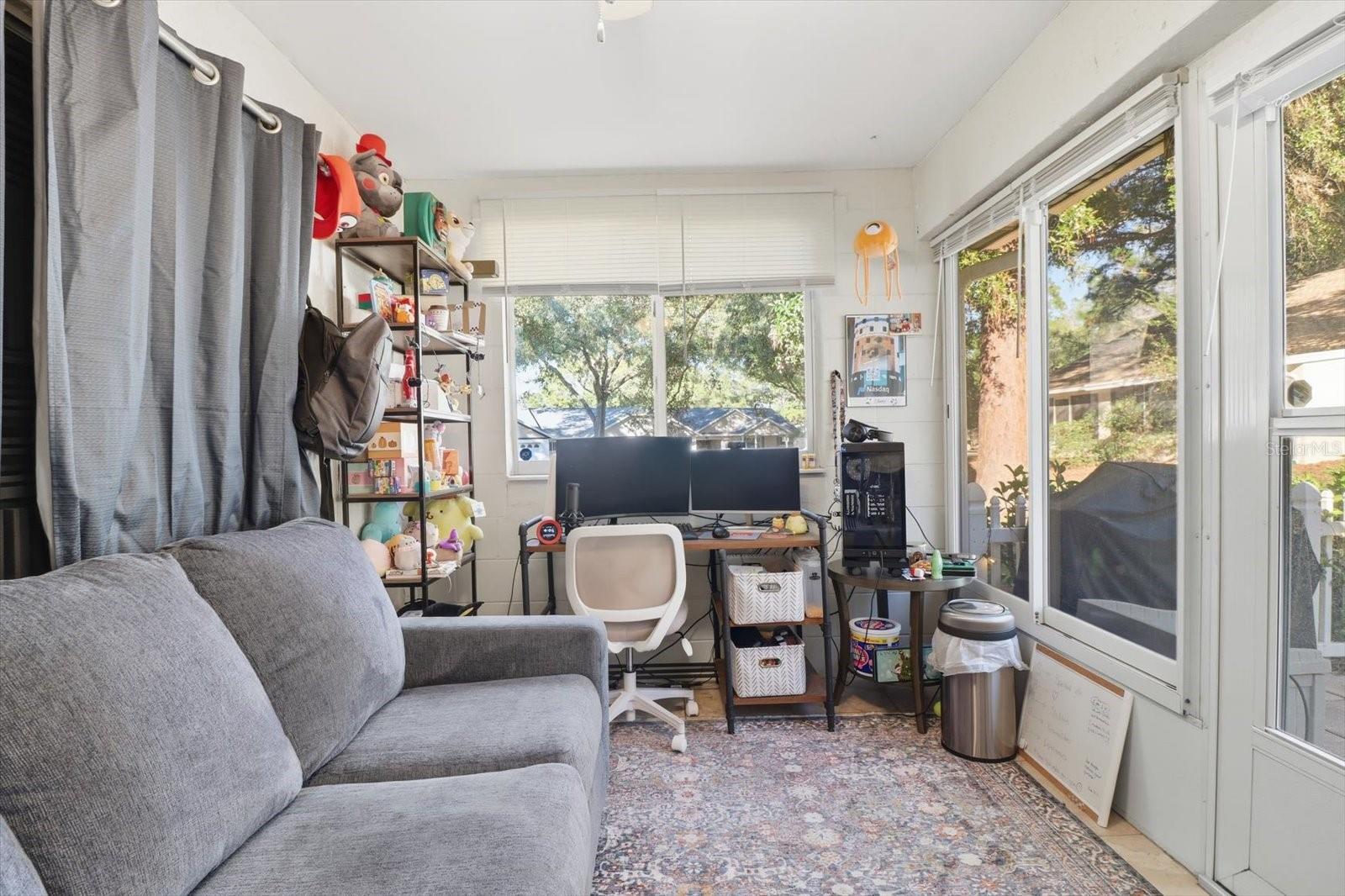 ON TOP OF THE WORLD - Residential