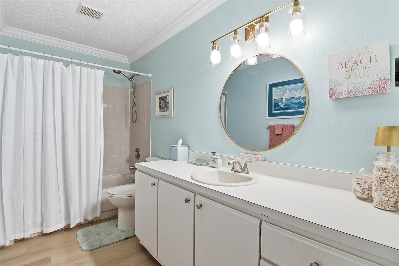 ON TOP OF THE WORLD - Residential