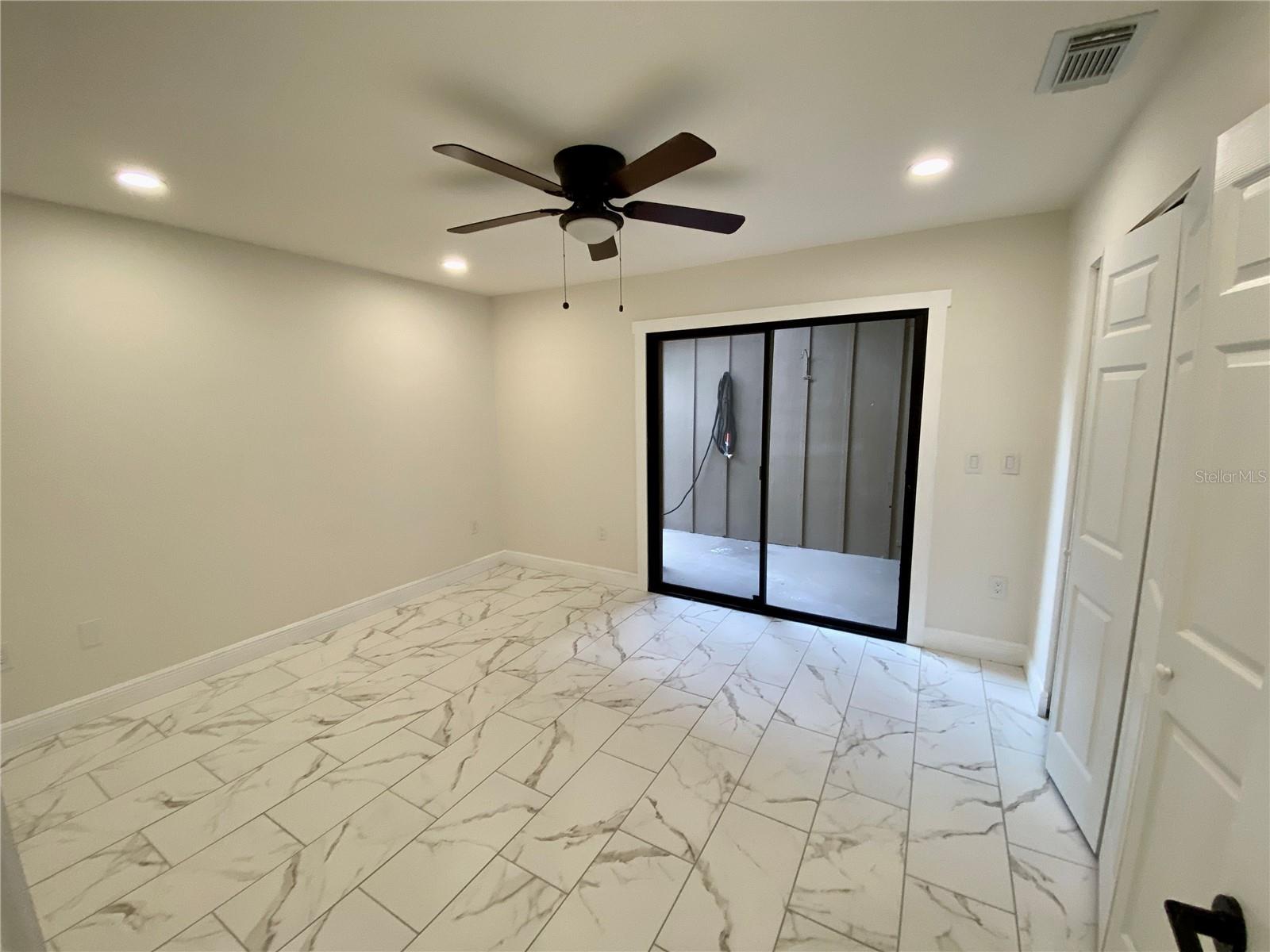 THE OAKS PH 2 - Residential