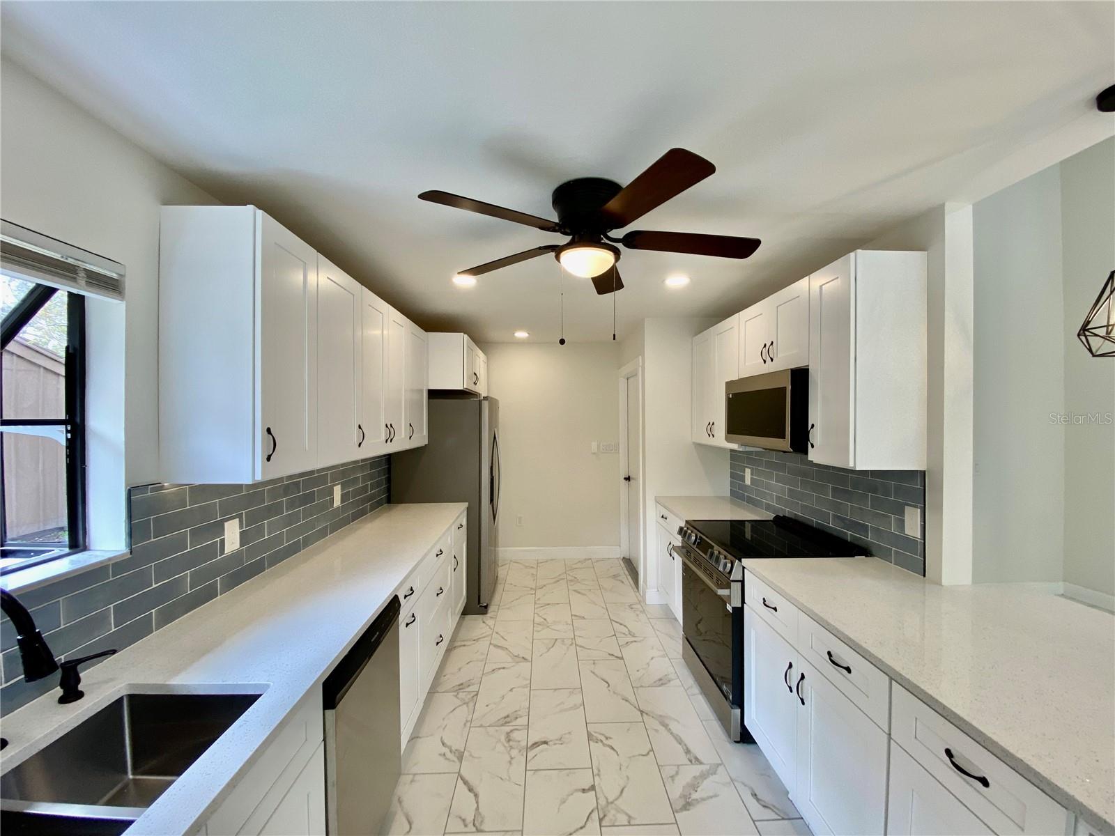 THE OAKS PH 2 - Residential