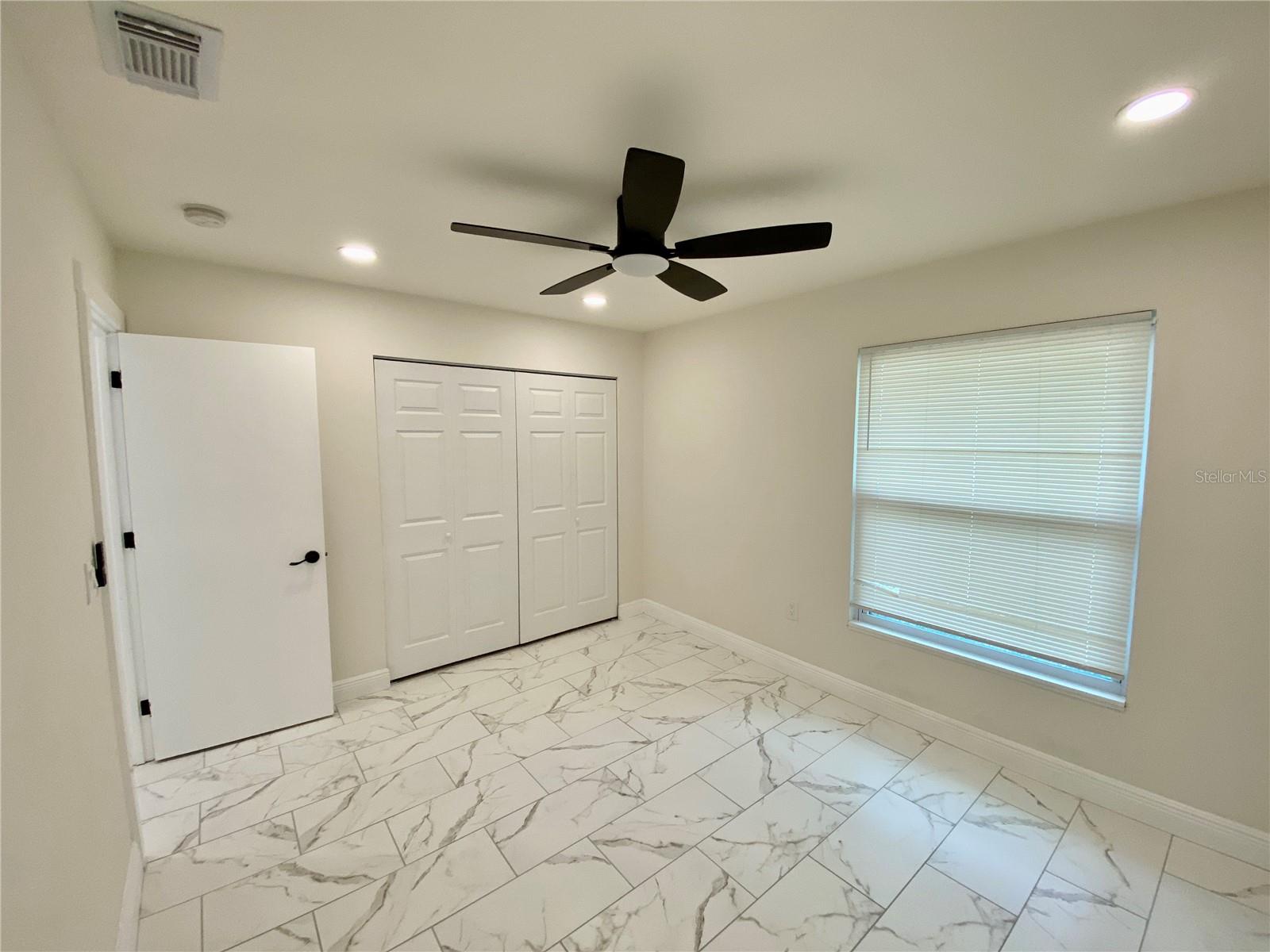 THE OAKS PH 2 - Residential