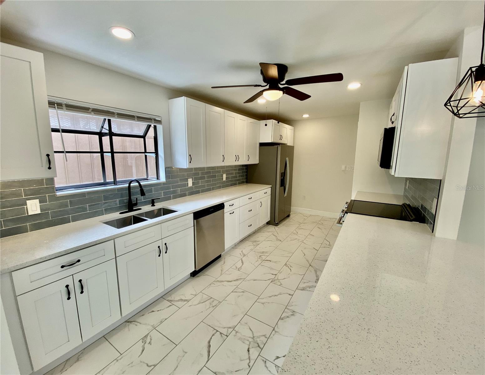 THE OAKS PH 2 - Residential