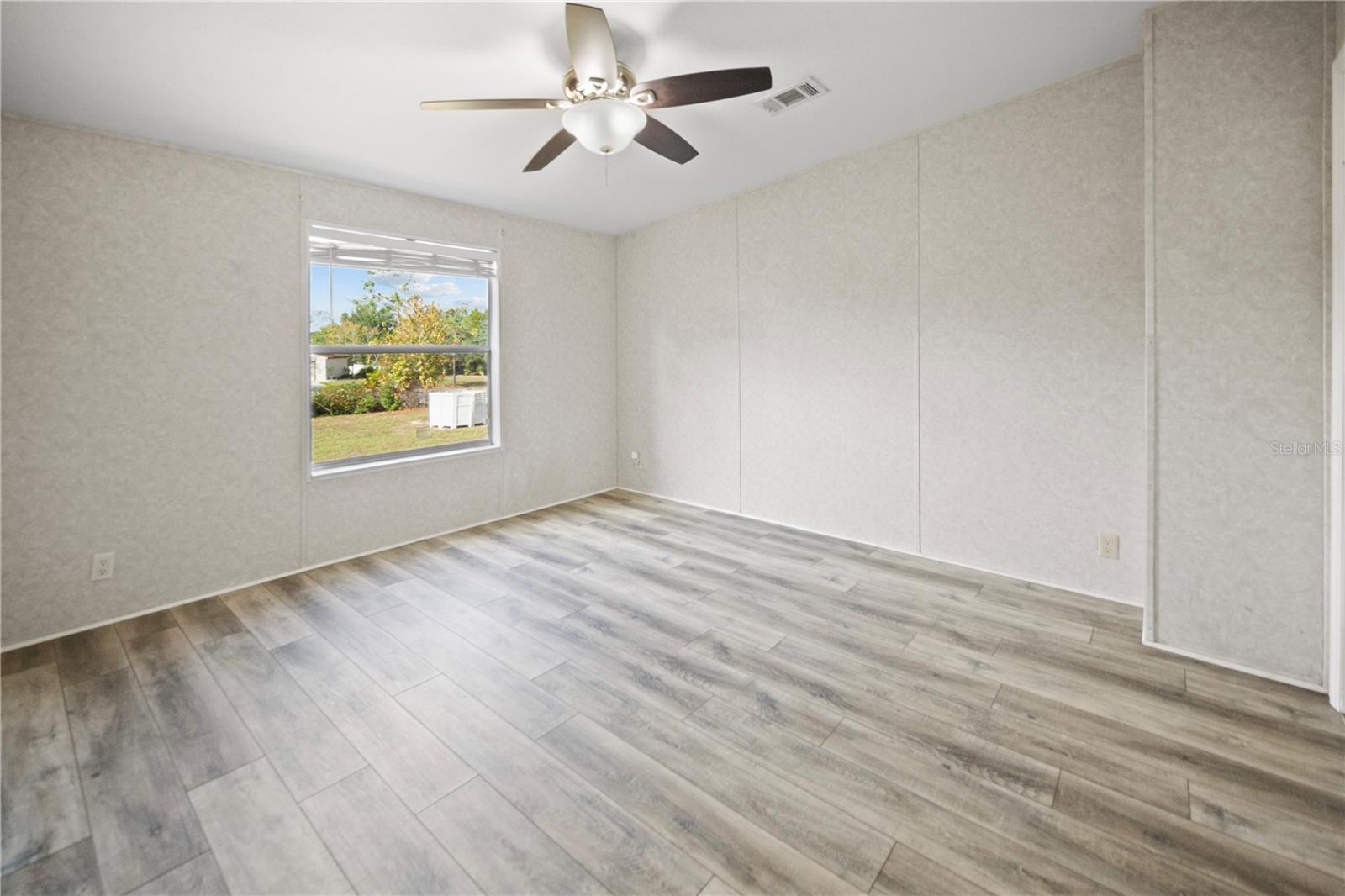 NEW BRADFORD MOBILE ESTATES - Residential