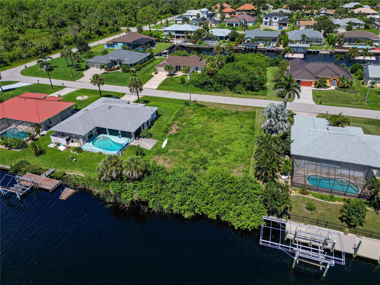 PORT CHARLOTTE SEC 060 - Land