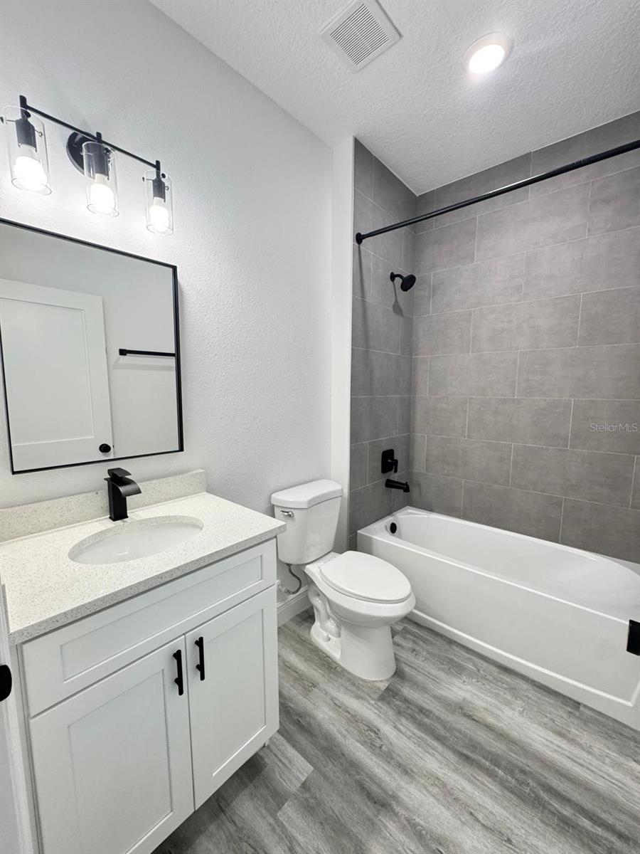 MARION OAKS UN 05 - Residential Lease