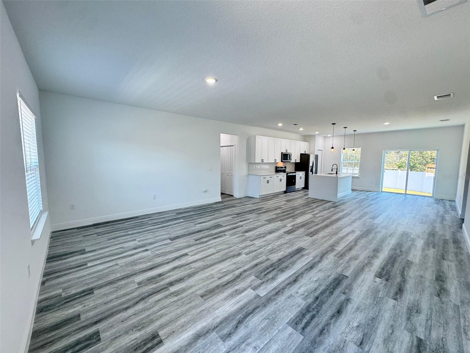 MARION OAKS UN 05 - Residential Lease