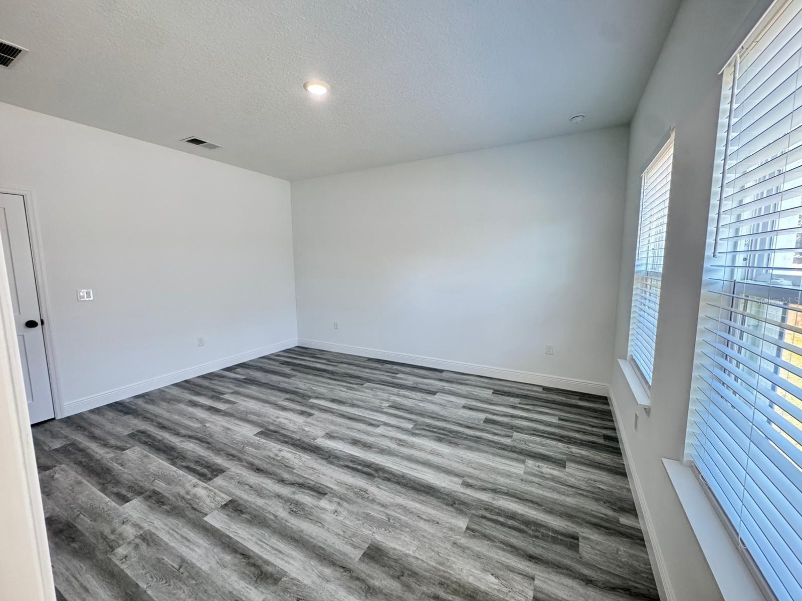 MARION OAKS UN 05 - Residential Lease