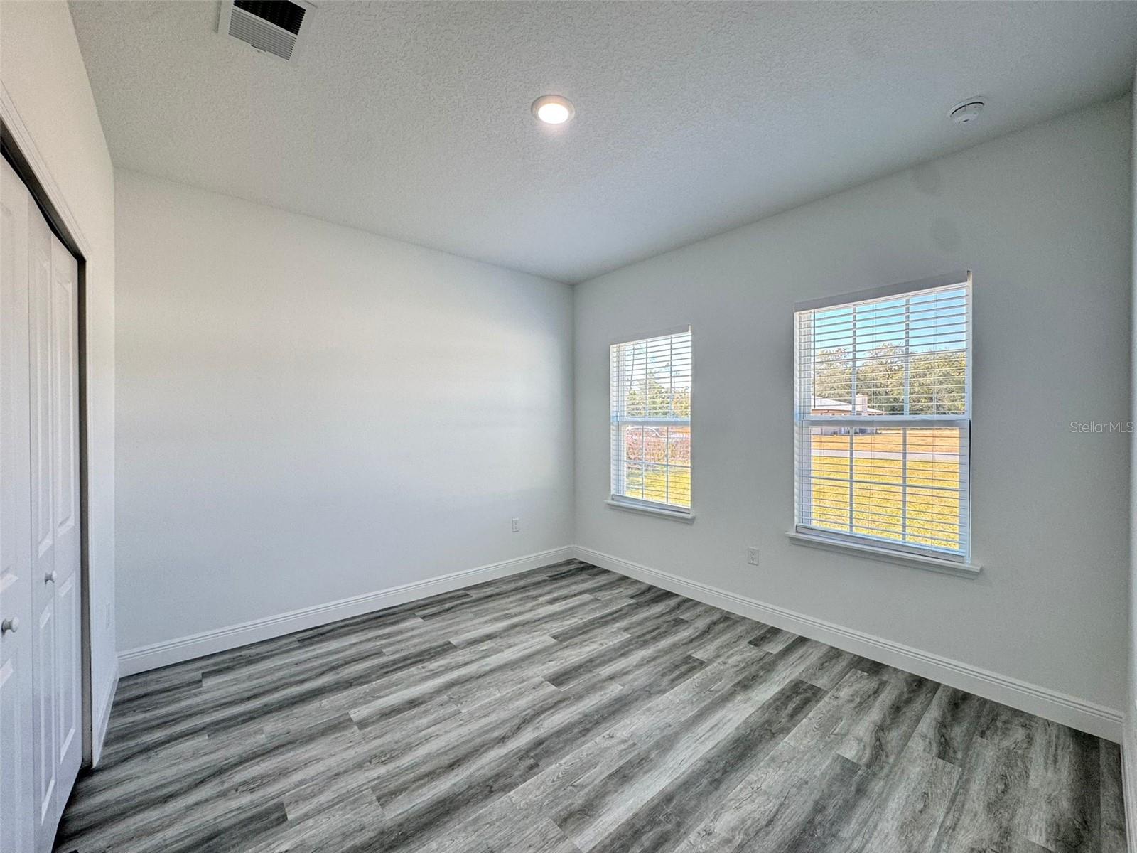 MARION OAKS UN 05 - Residential Lease