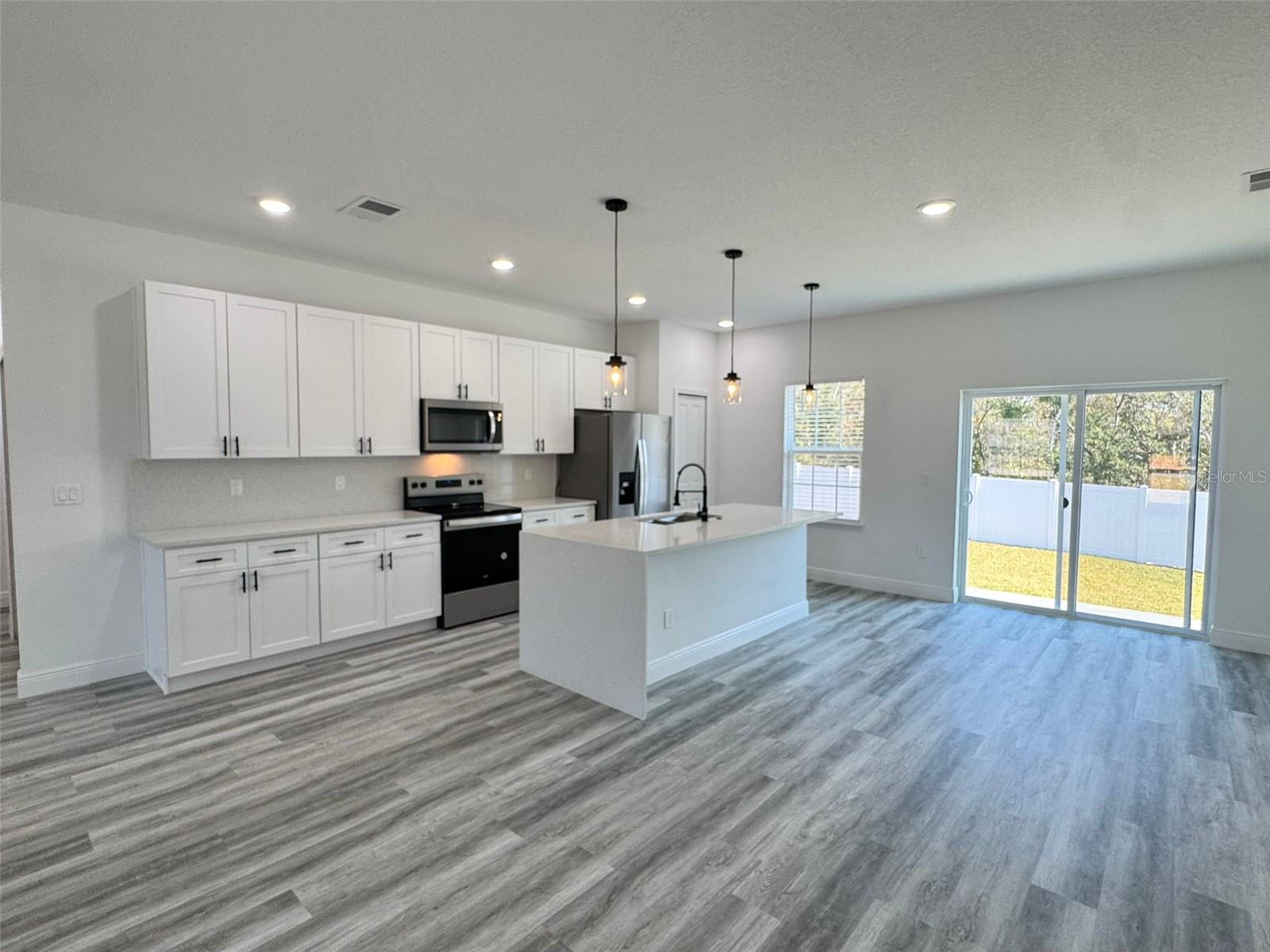 MARION OAKS UN 05 - Residential Lease