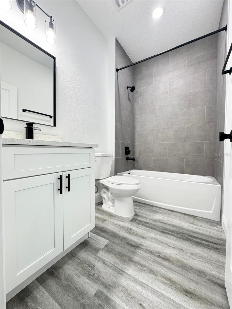 MARION OAKS UN 05 - Residential Lease