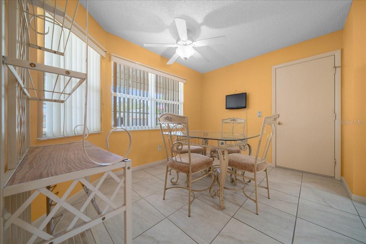 ON TOP OF THE WORLD - Residential