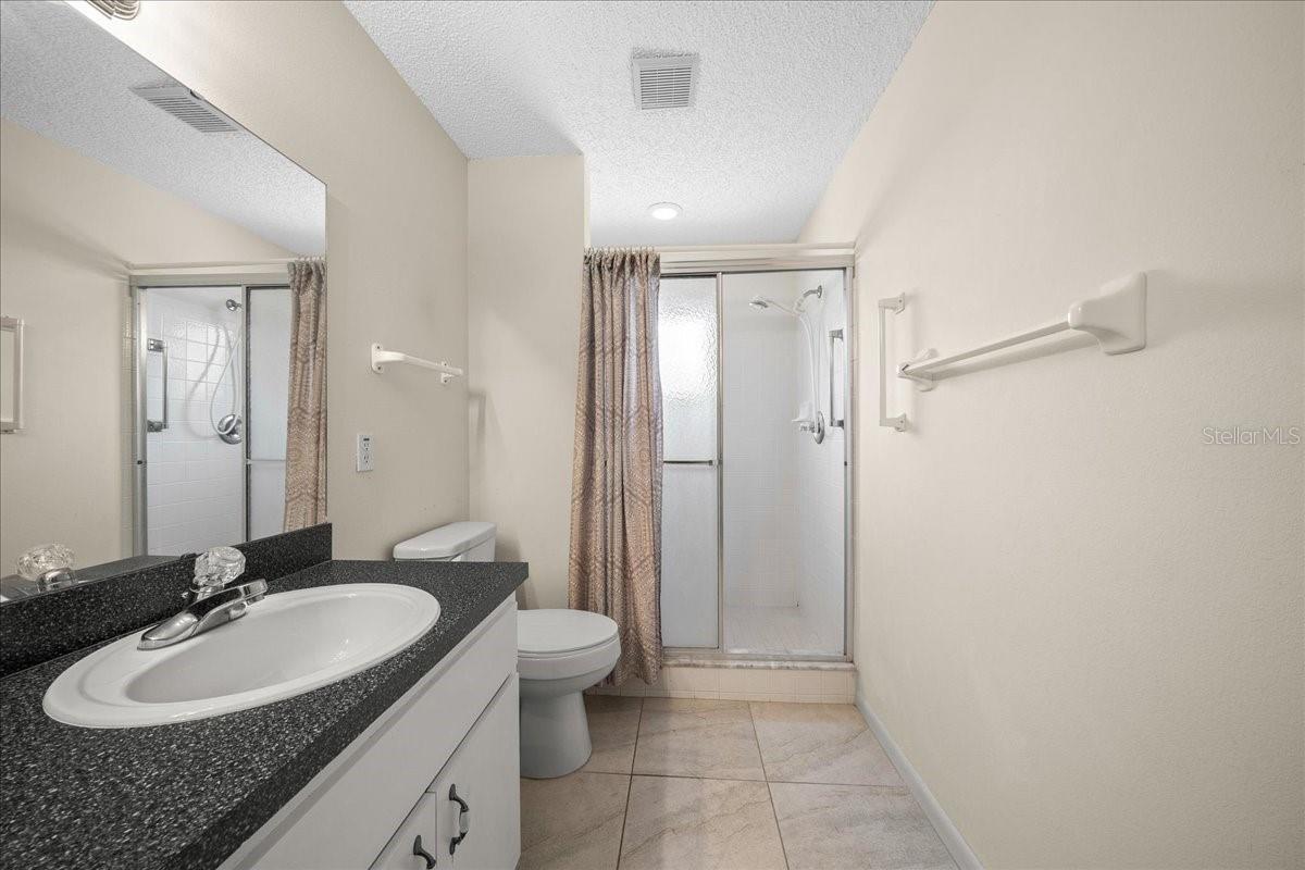 ON TOP OF THE WORLD - Residential