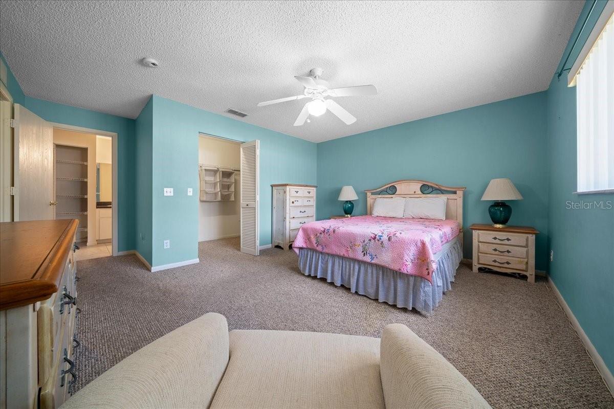 ON TOP OF THE WORLD - Residential