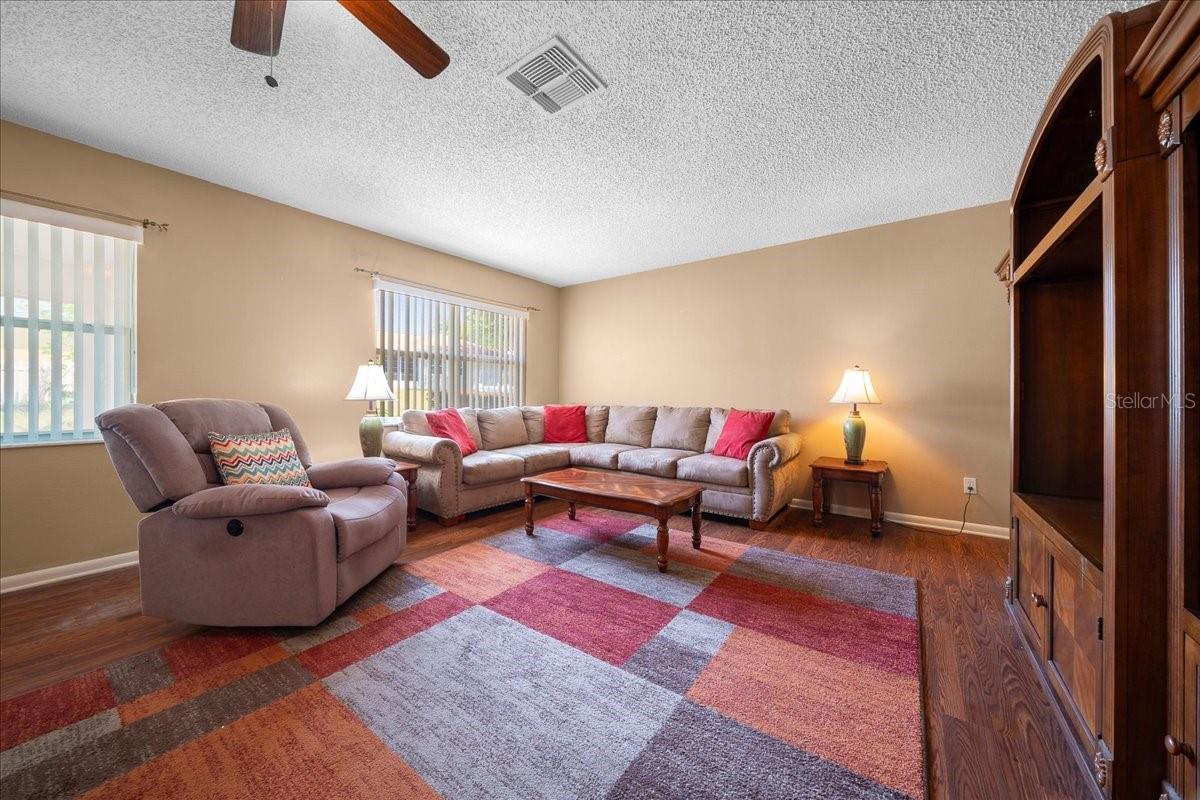 ON TOP OF THE WORLD - Residential