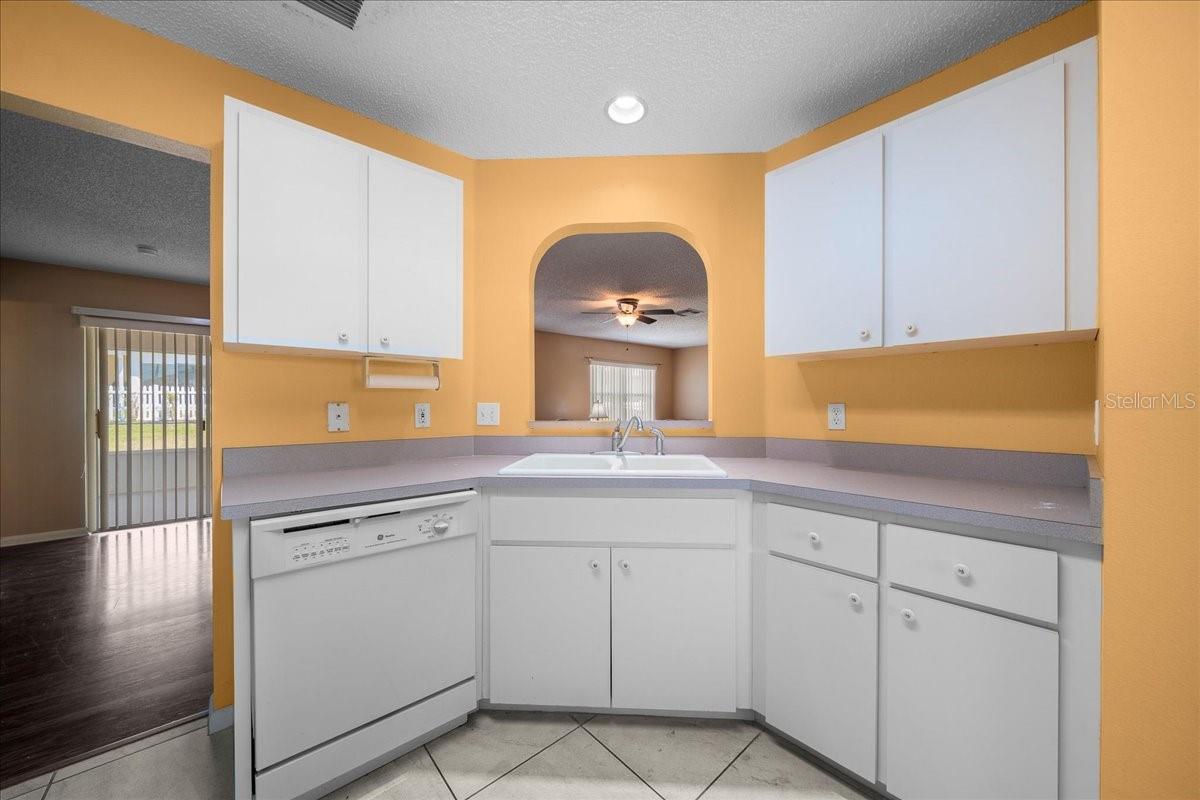 ON TOP OF THE WORLD - Residential