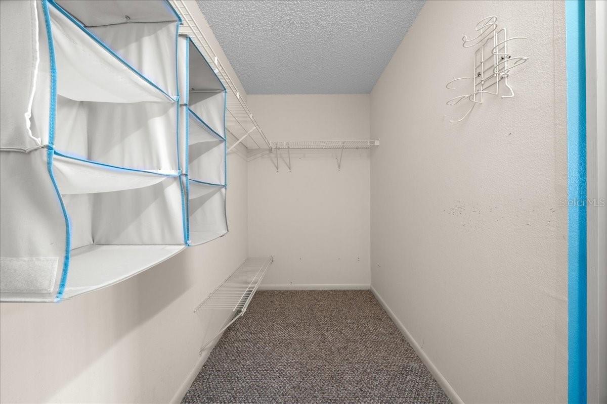 ON TOP OF THE WORLD - Residential