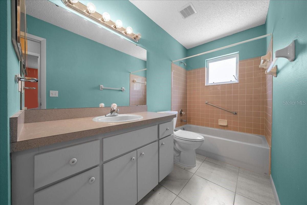 ON TOP OF THE WORLD - Residential