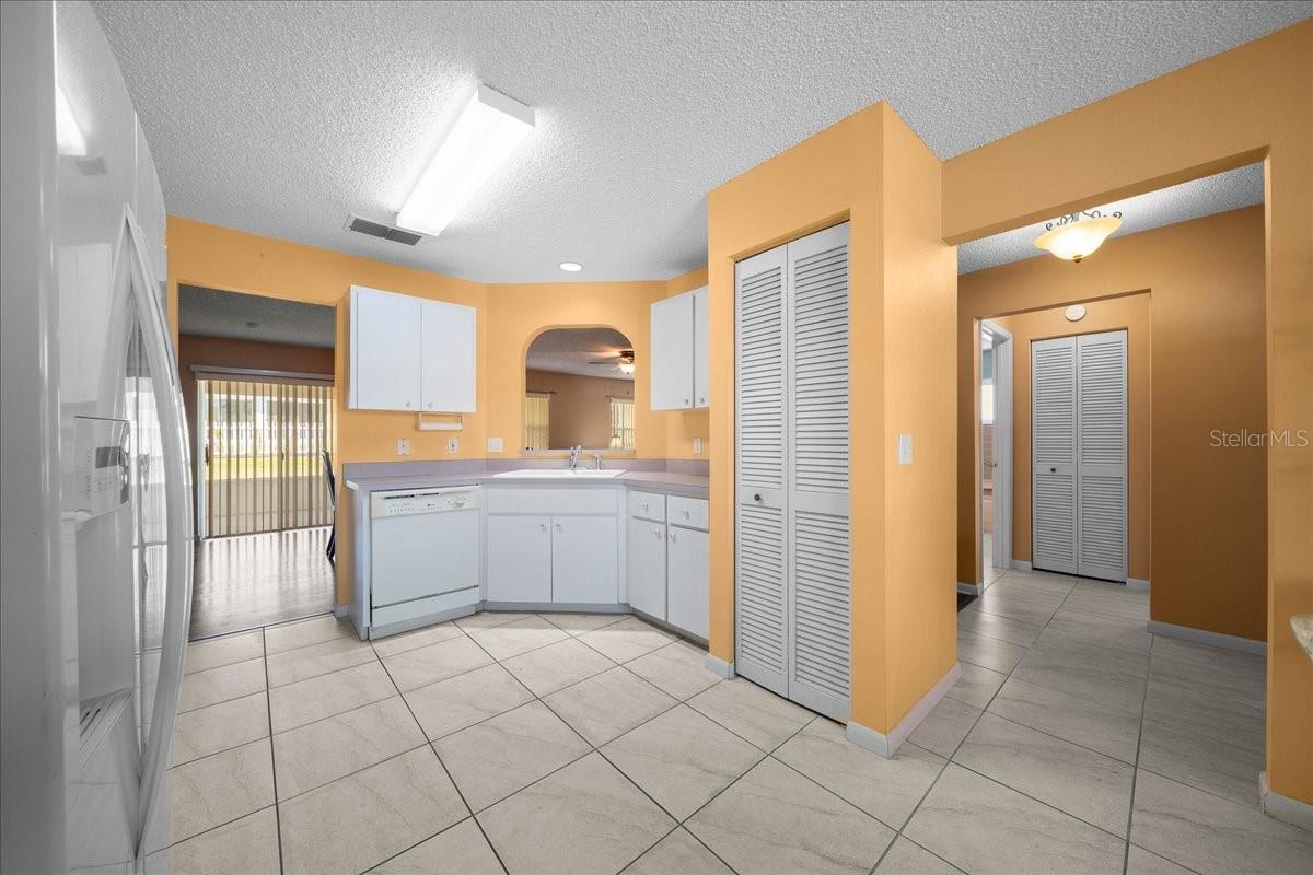 ON TOP OF THE WORLD - Residential