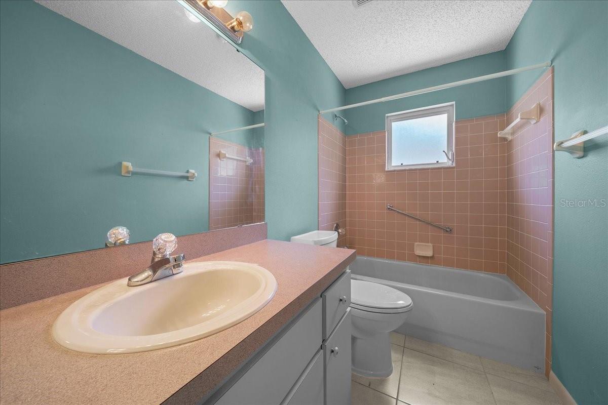 ON TOP OF THE WORLD - Residential