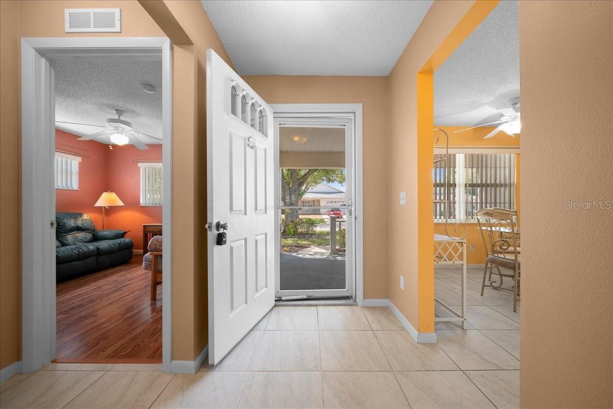 ON TOP OF THE WORLD - Residential