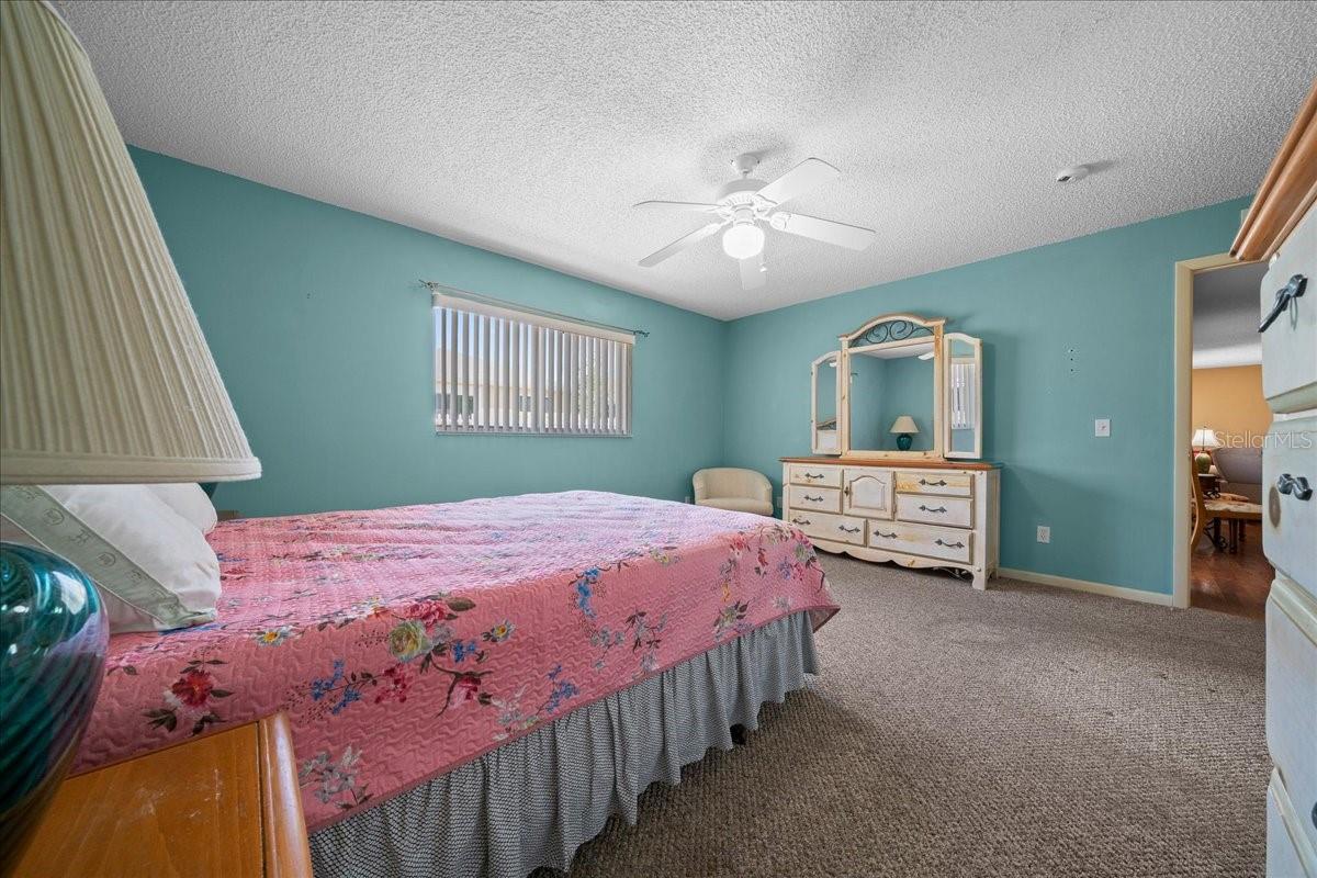 ON TOP OF THE WORLD - Residential