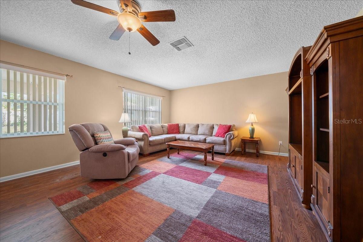 ON TOP OF THE WORLD - Residential