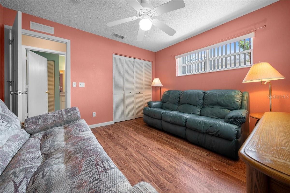 ON TOP OF THE WORLD - Residential