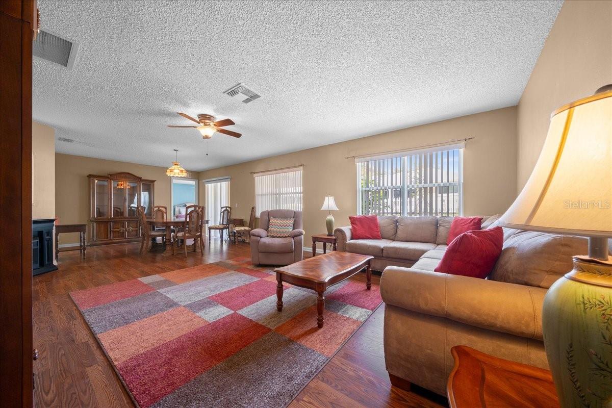 ON TOP OF THE WORLD - Residential