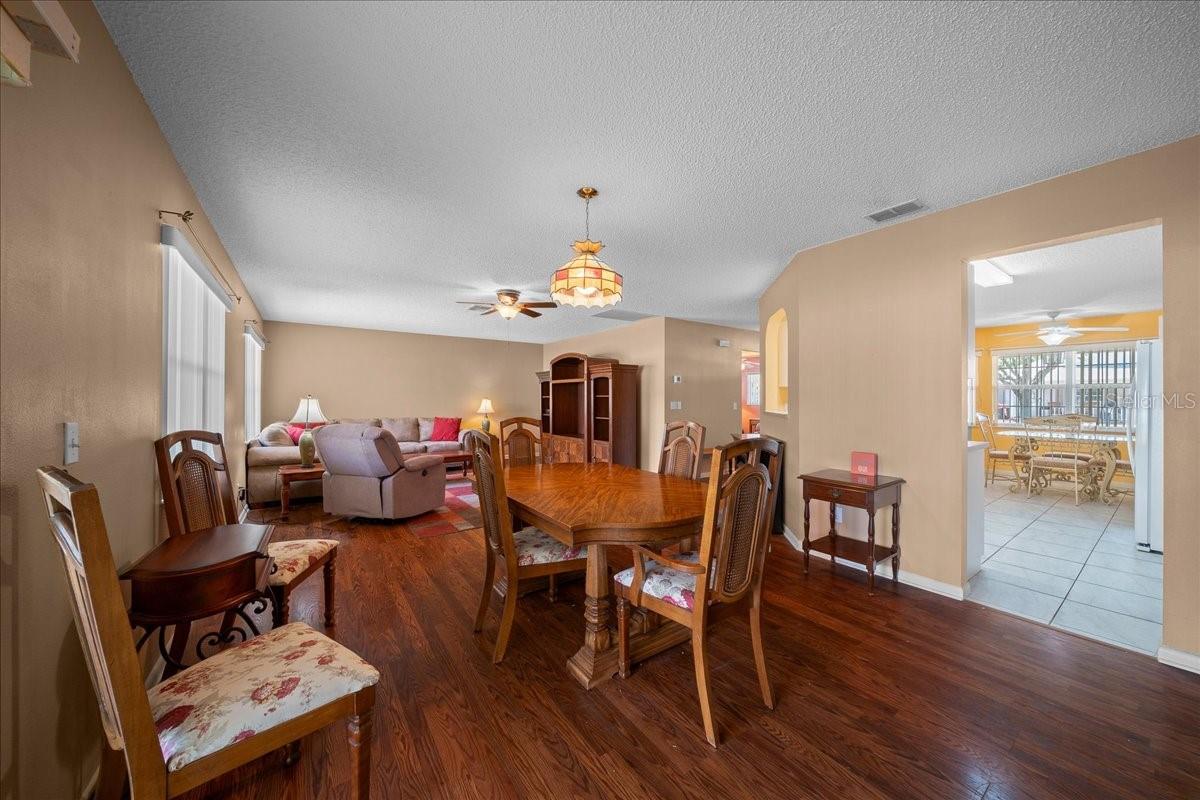 ON TOP OF THE WORLD - Residential