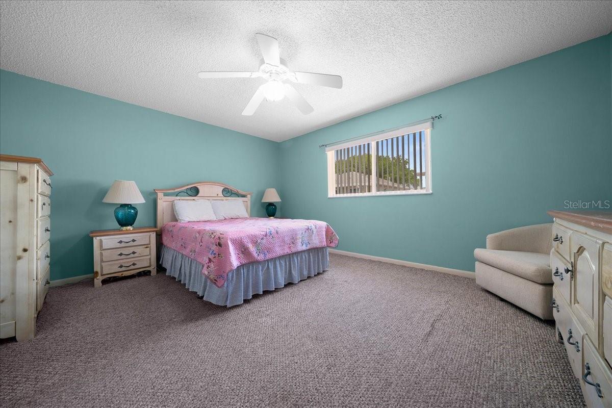 ON TOP OF THE WORLD - Residential