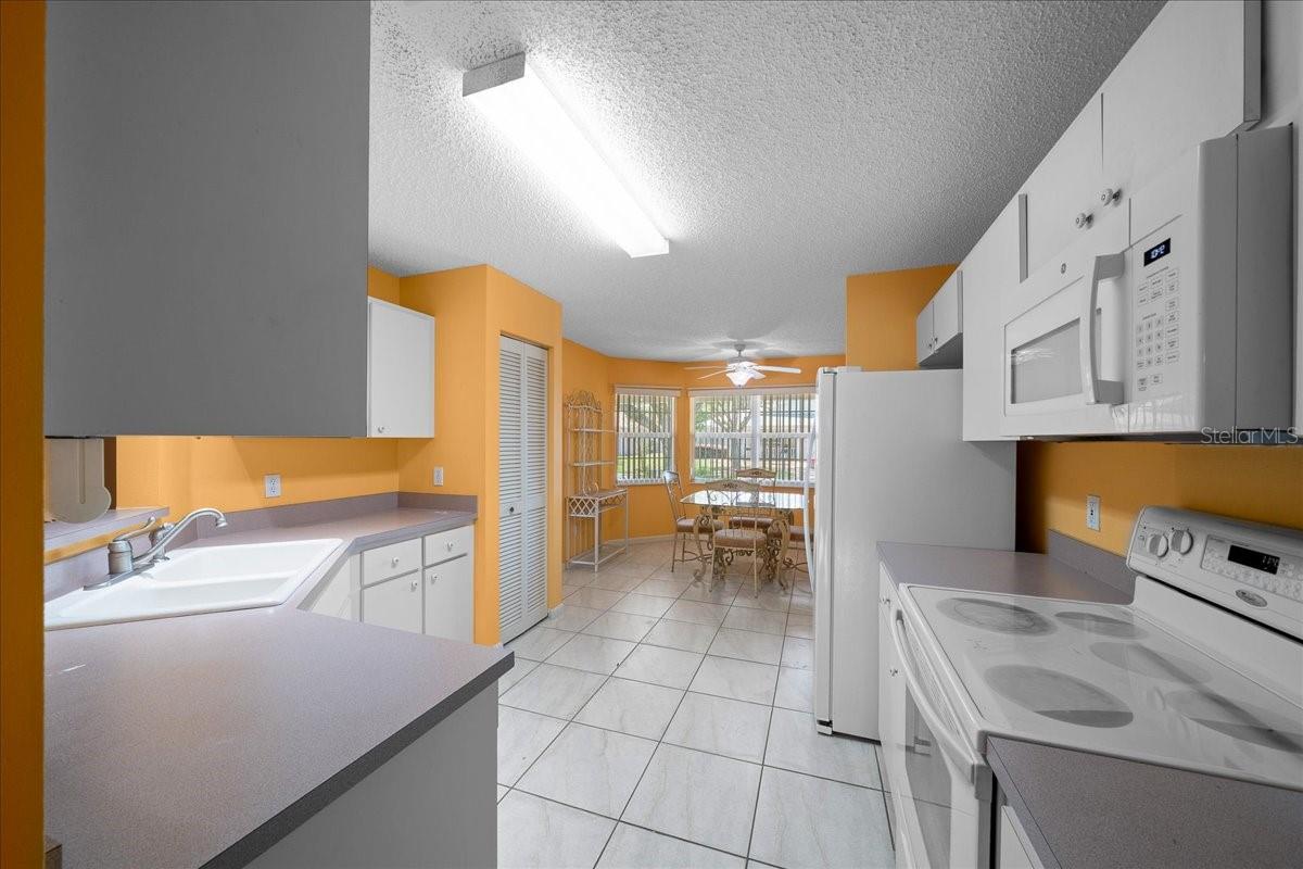 ON TOP OF THE WORLD - Residential