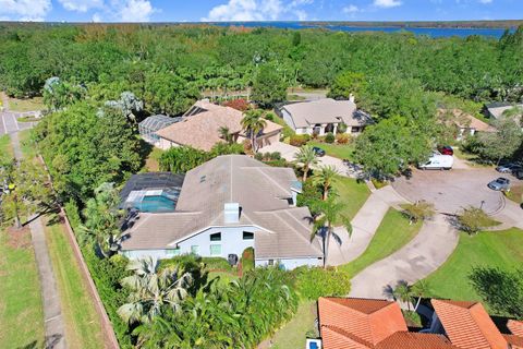 A home in PALM HARBOR