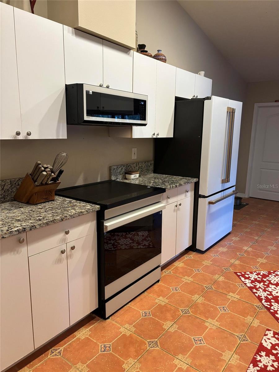 NATURES HIDEAWAY PH 04 - Residential