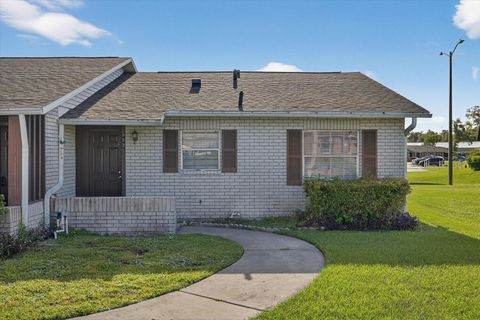 Photo of 9525 Fieldview Circle #C, Thonotosassa, FL 33592 (MLS # W7879883)