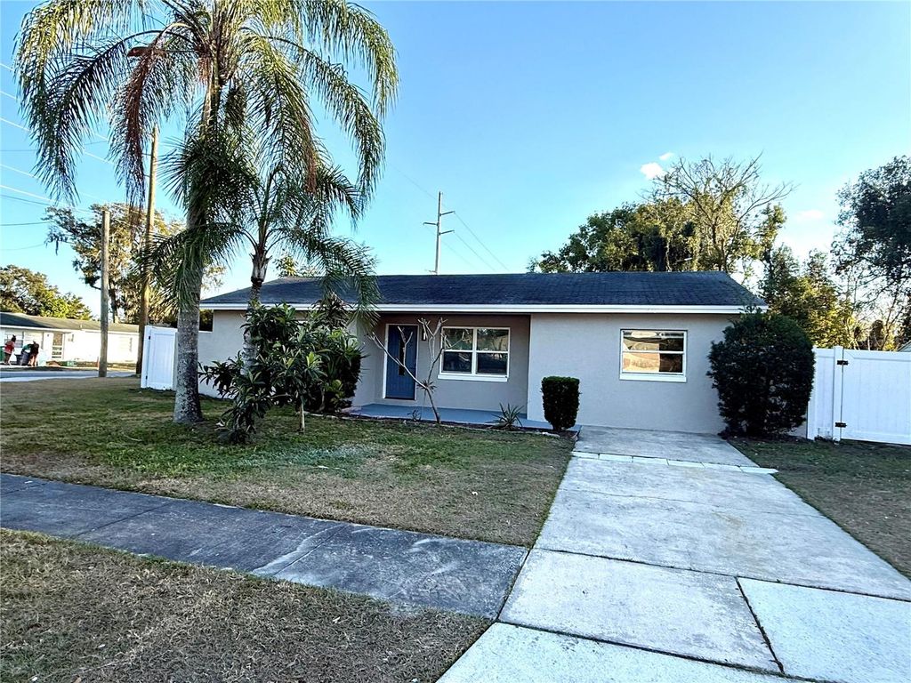 Photo of 459 Longwood Circle, Longwood, FL 32750 (MLS # O6376633)