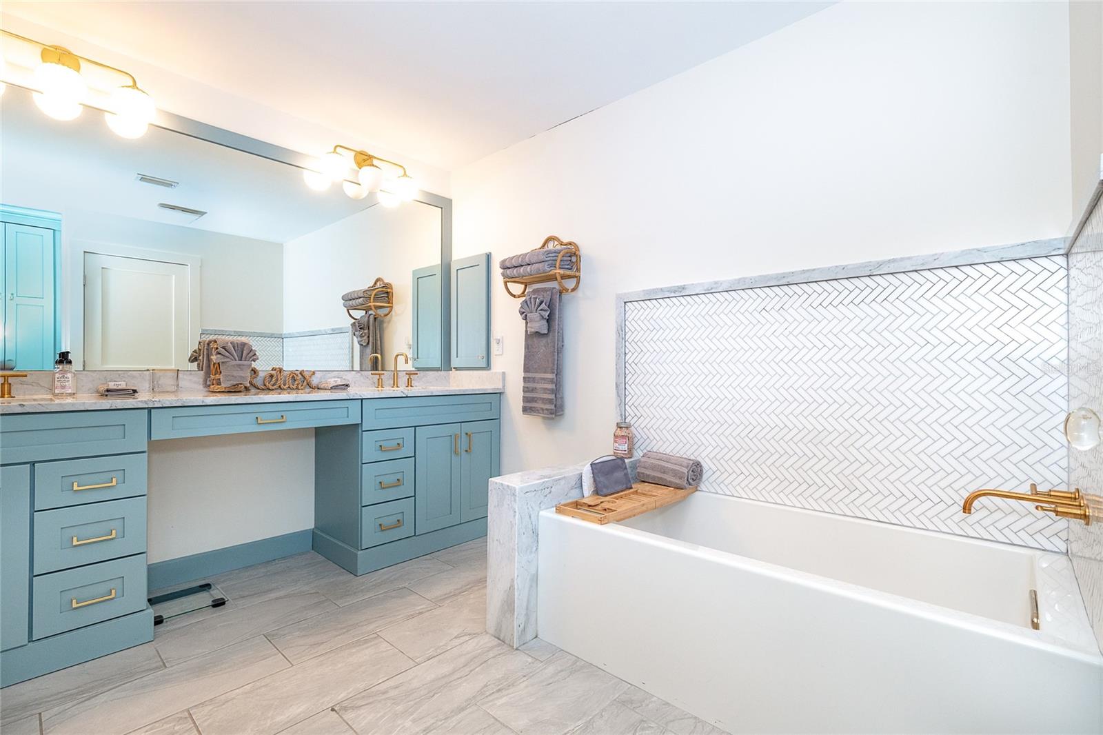 CAPE HAZE - Residential Lease