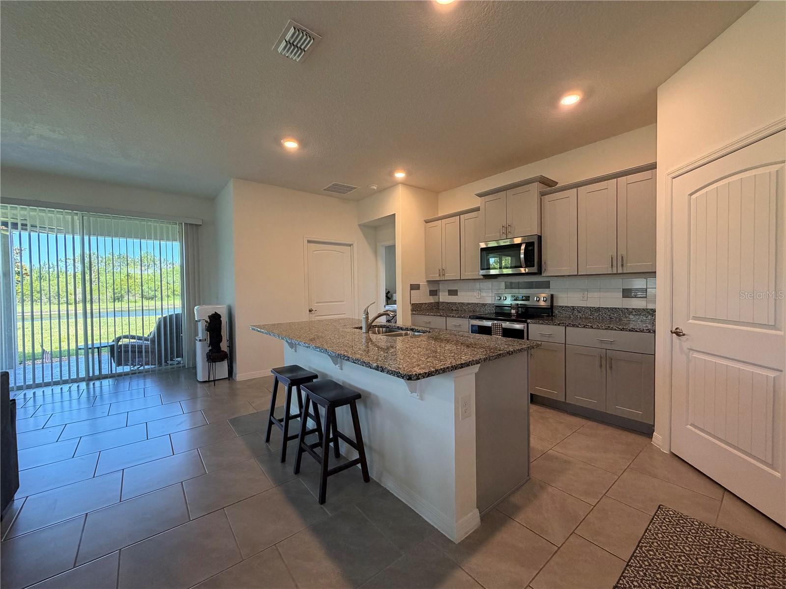 HUNTINGTON GREEN/HUNTERS RDG - Residential
