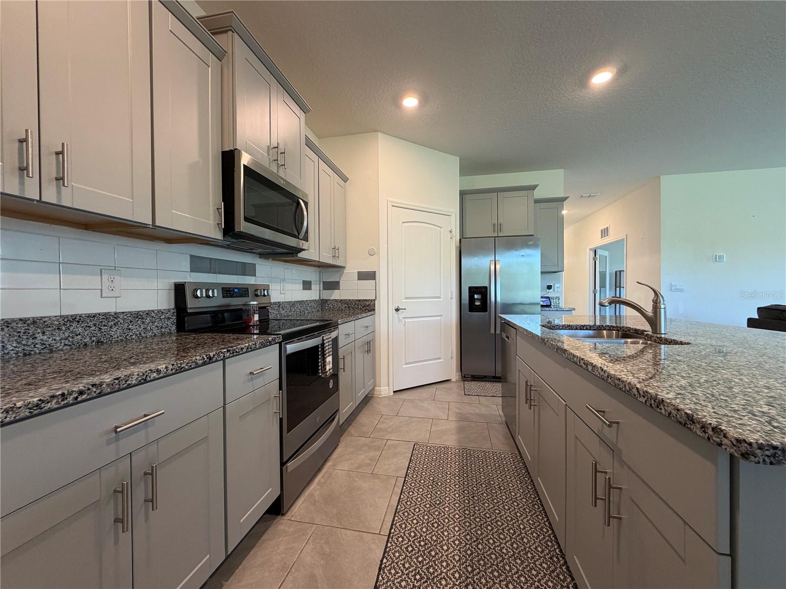 HUNTINGTON GREEN/HUNTERS RDG - Residential