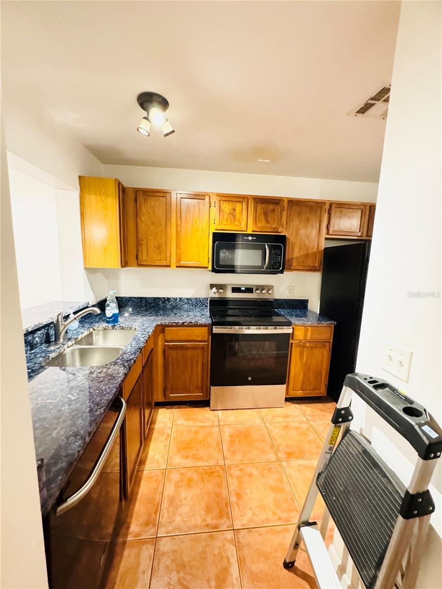 COLONIAL LANDINGS PH 04 - Residential