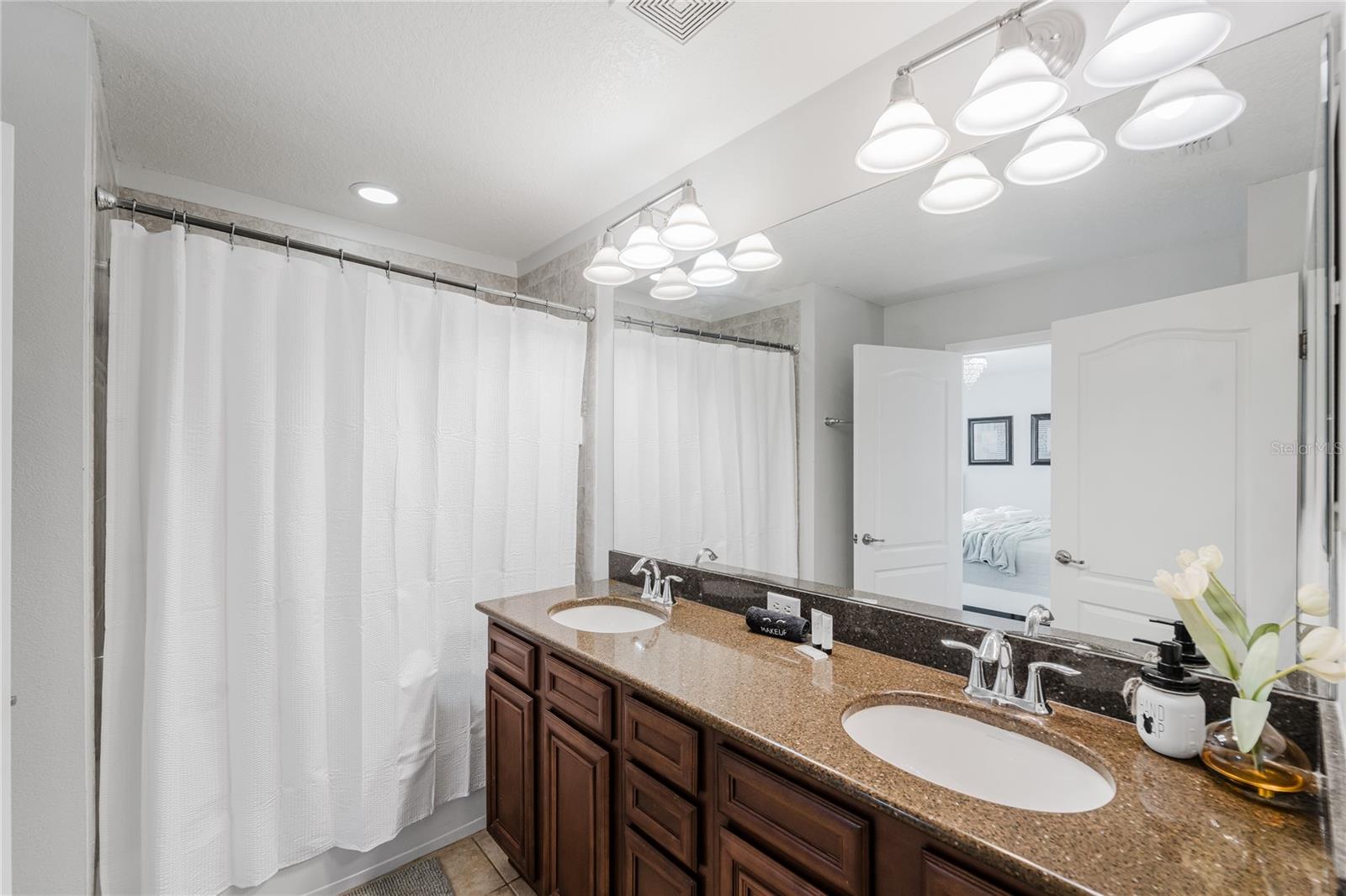 PARADISE PALMS RESORT PH 1 - Residential Lease