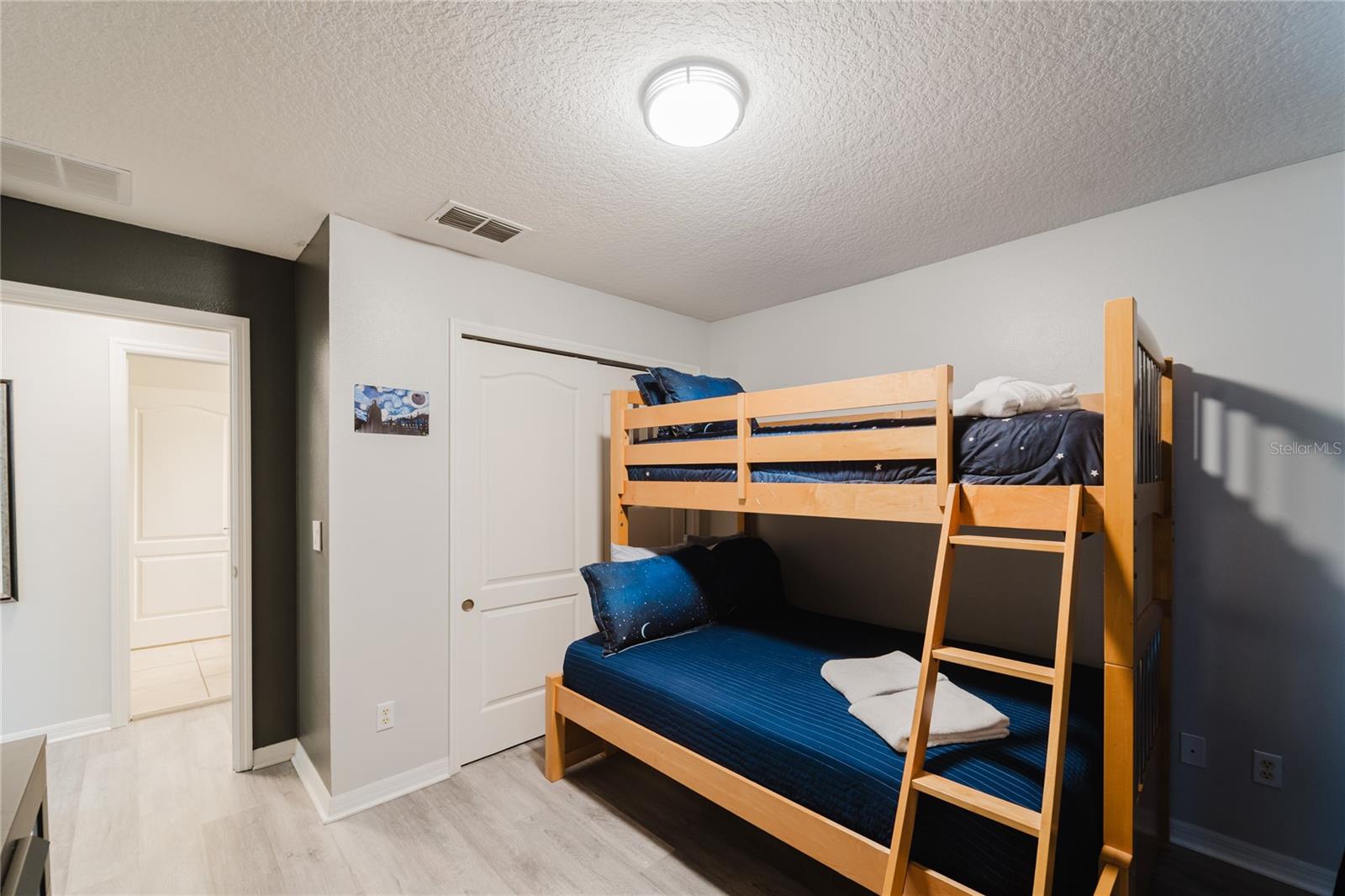 PARADISE PALMS RESORT PH 1 - Residential Lease