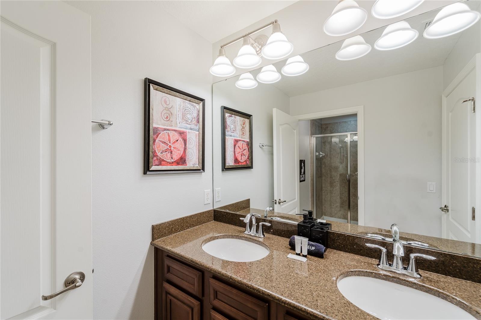 PARADISE PALMS RESORT PH 1 - Residential Lease