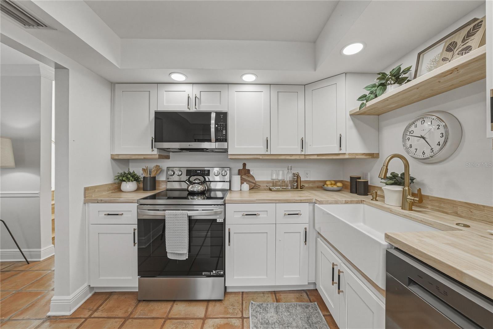 SPINNAKER COVE CONDO PHA - Residential