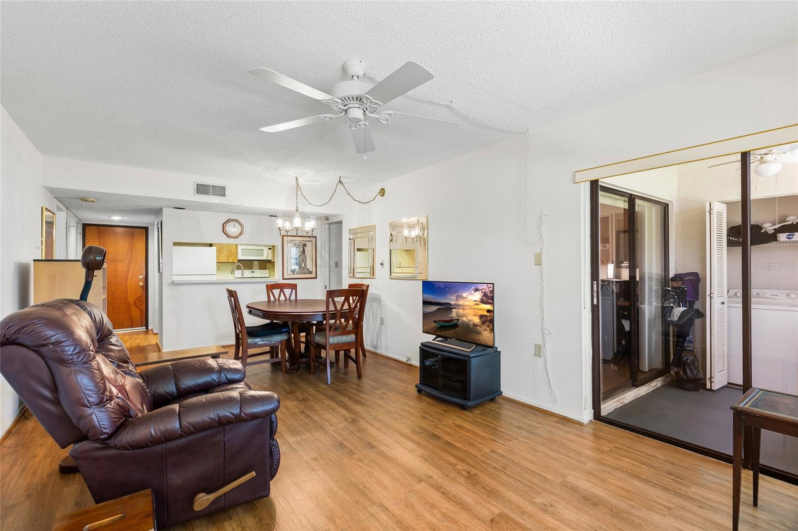 2587 COUNTRYSIDE BOULEVARD 6110