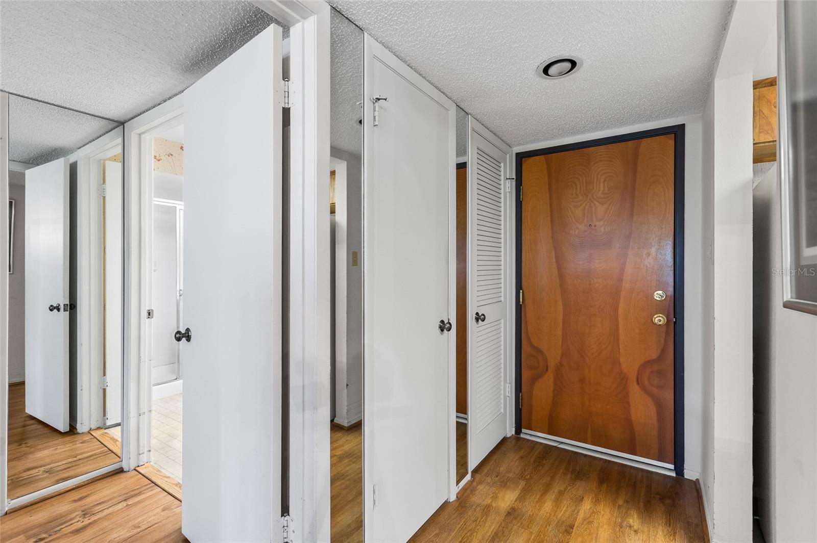 2587 COUNTRYSIDE BOULEVARD 6110