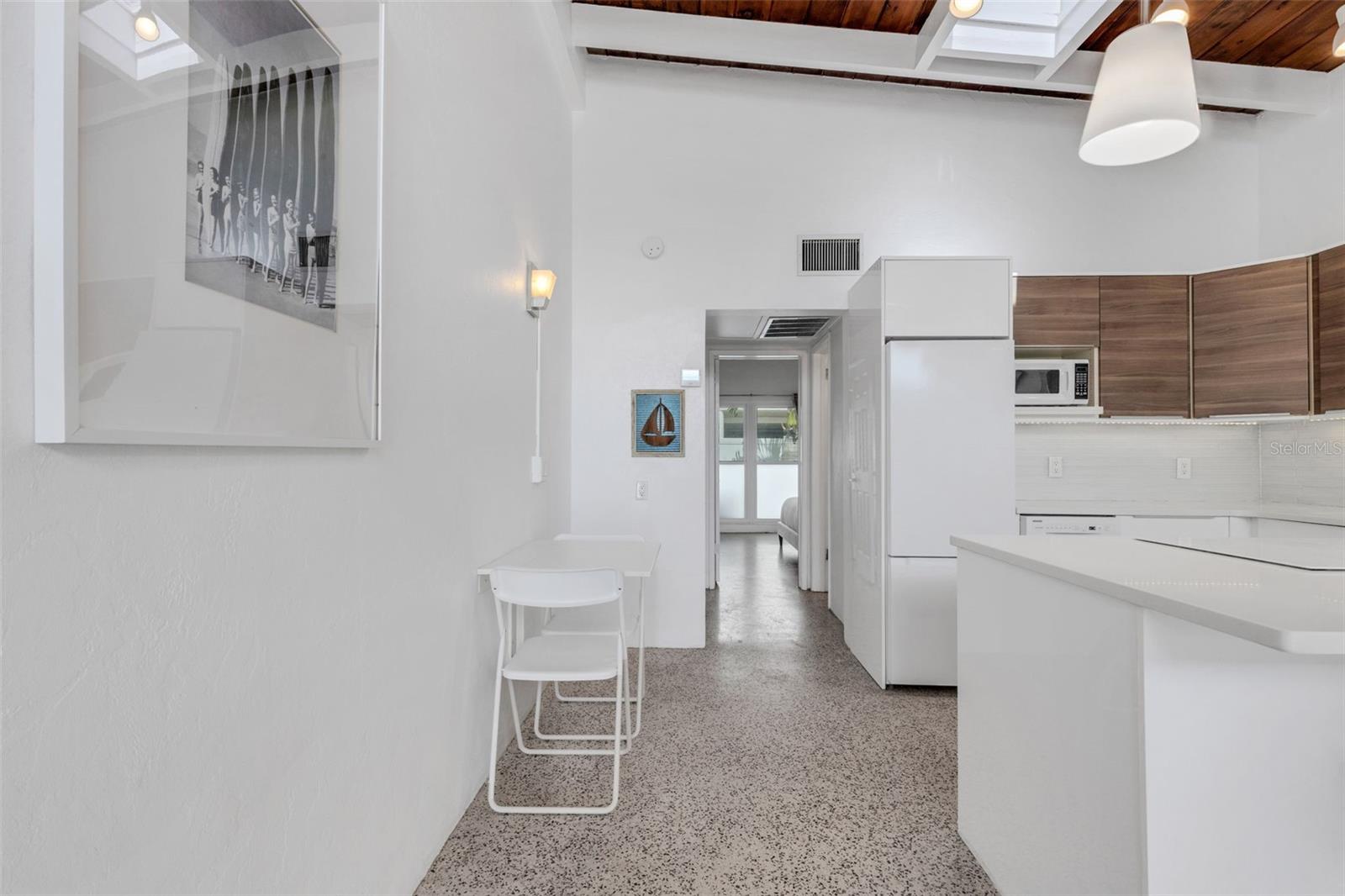 SEA CREST APTS - Residential