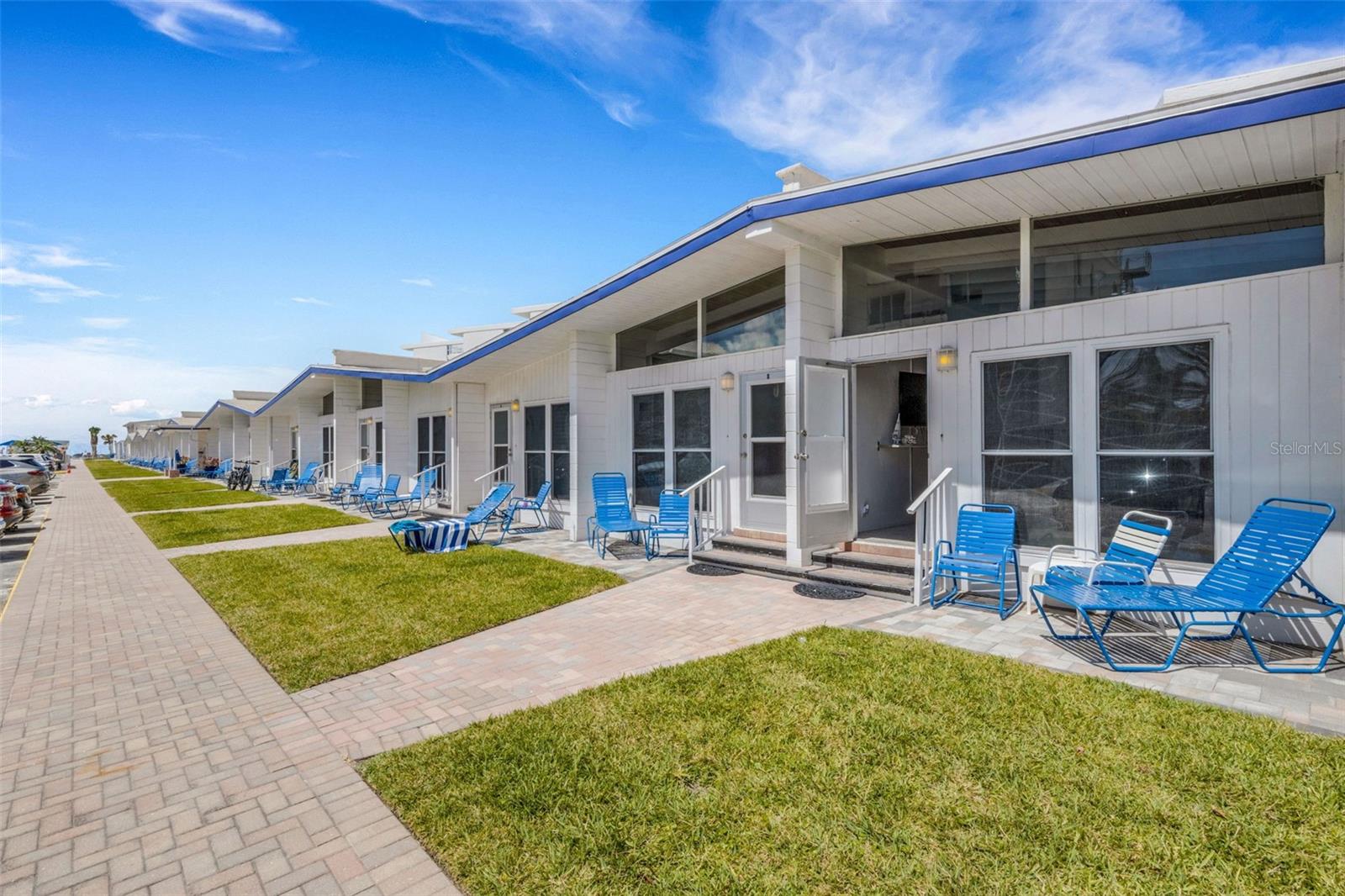 SEA CREST APTS - Residential