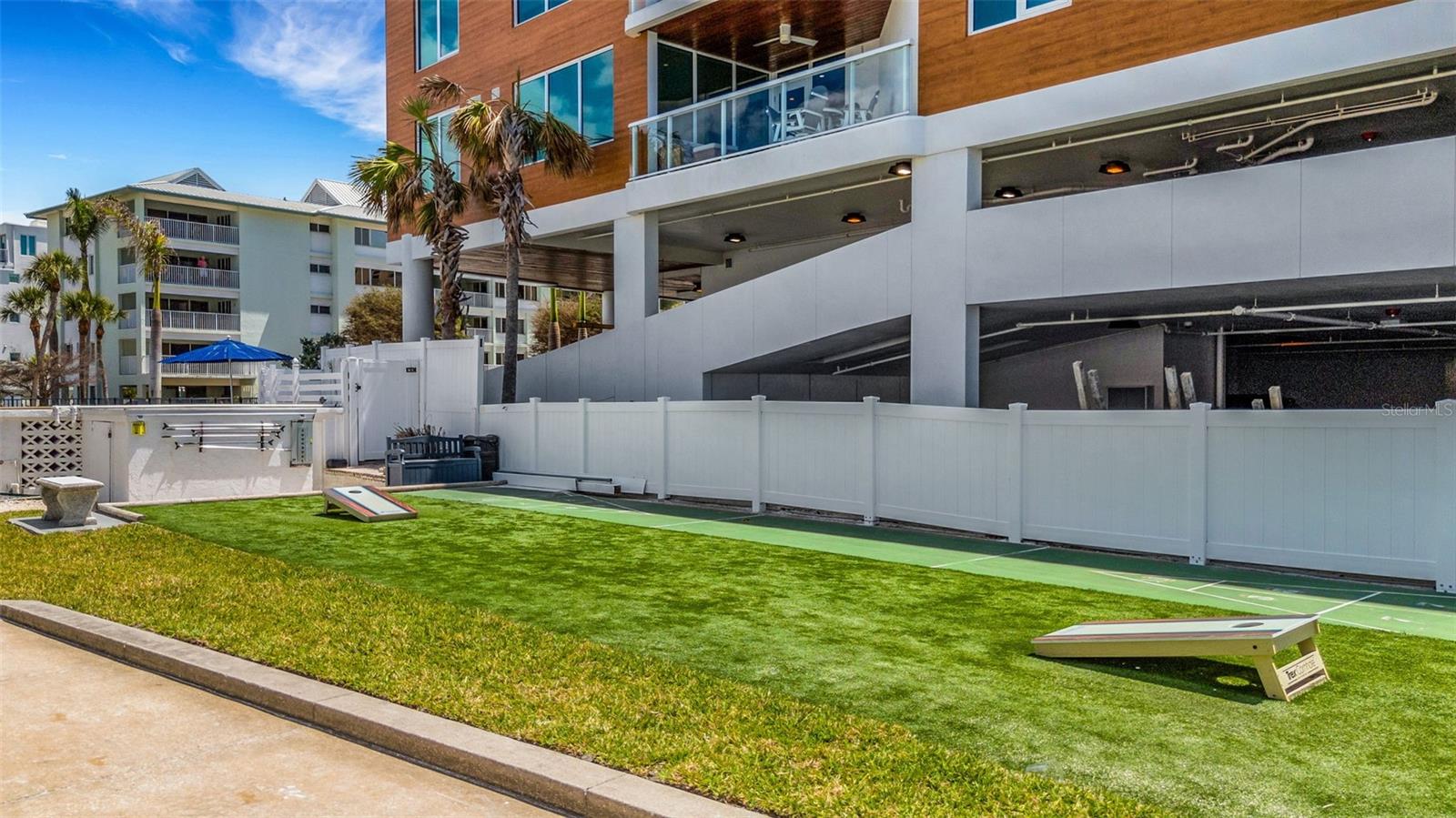 SEA CREST APTS - Residential